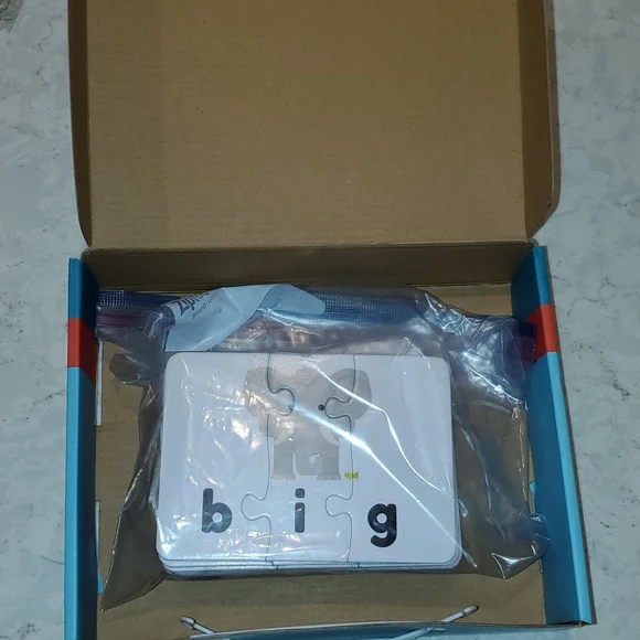 Chuckle & Roar Spelling Puzzles - Picture 3 of 7